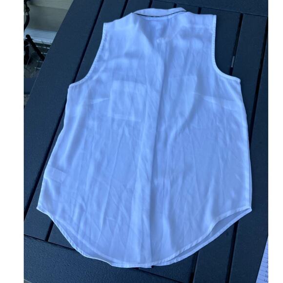 Liz Claiborne sleeveless button down top, white, women's size PS - Picture 5 of 6